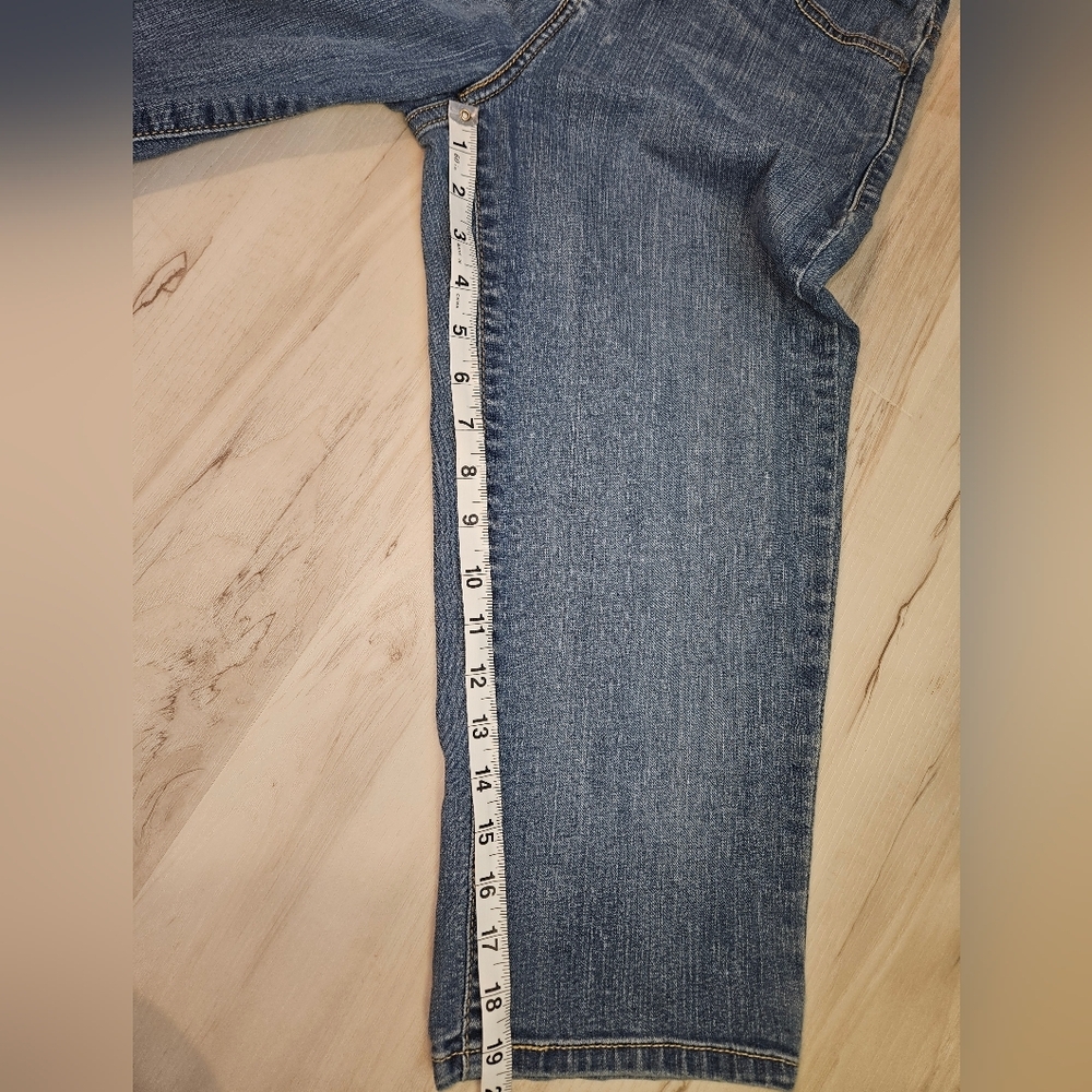 Levi’s 512 Perfectly Slimming Capri Jeans Women’s Size 8 Stretch Denim - Picture 4 of 12